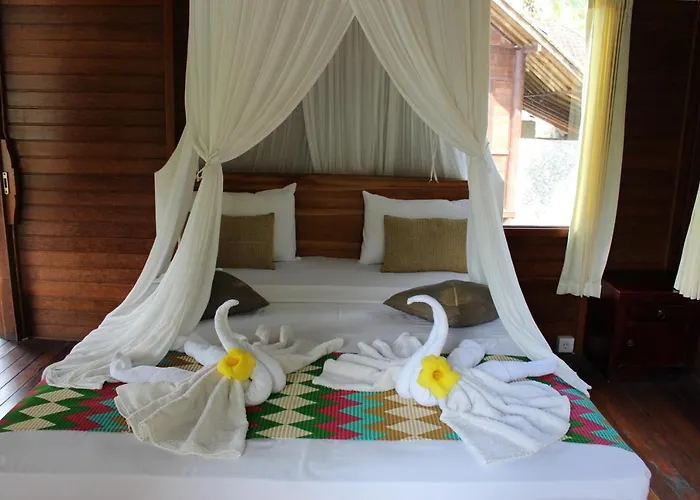Tepi Sungai Sidemen (Bali)